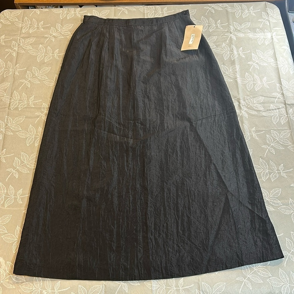 Ladies Ellen Margaret Moody Skirt.